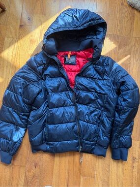 Slate & Stone Navy Puffer Jacket with Red Lining and Hood